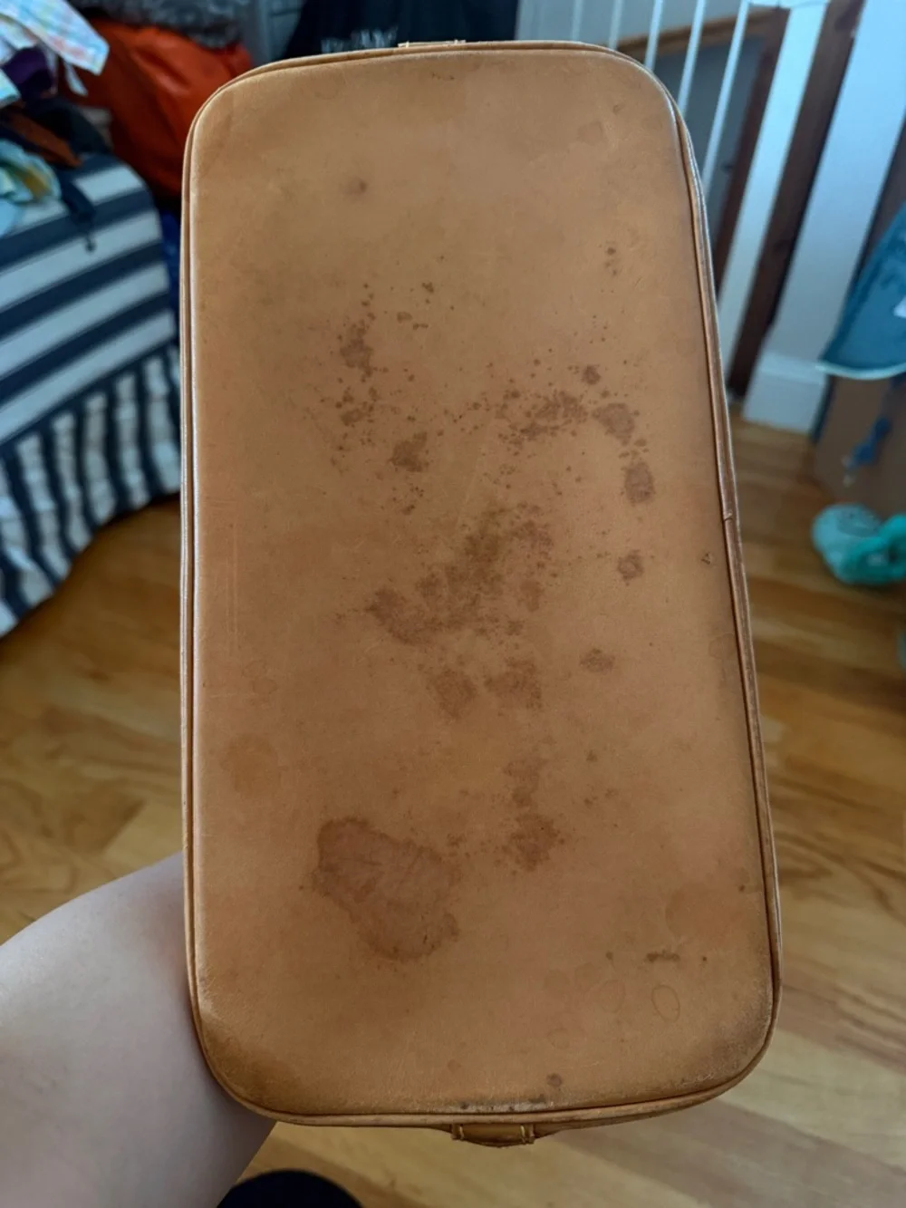 Louis Vuitton Brown Interior with Tan Trim and Yellow Stitching - Picture 8 of 9